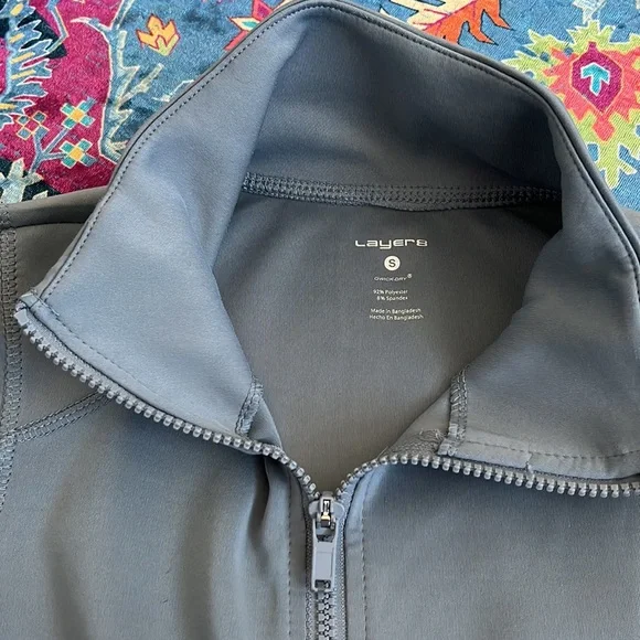 Layers active zip up - Picture 3 of 5